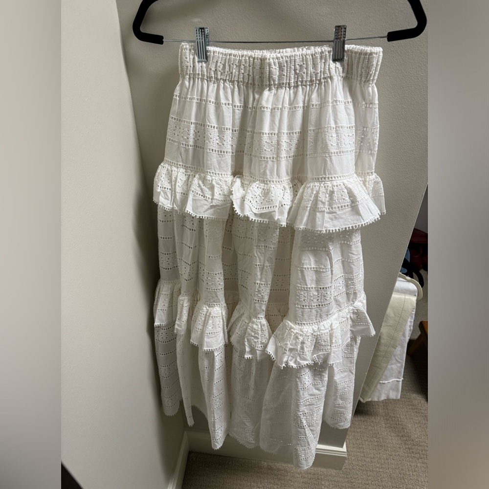 Alcer 4 White Skirt NWT